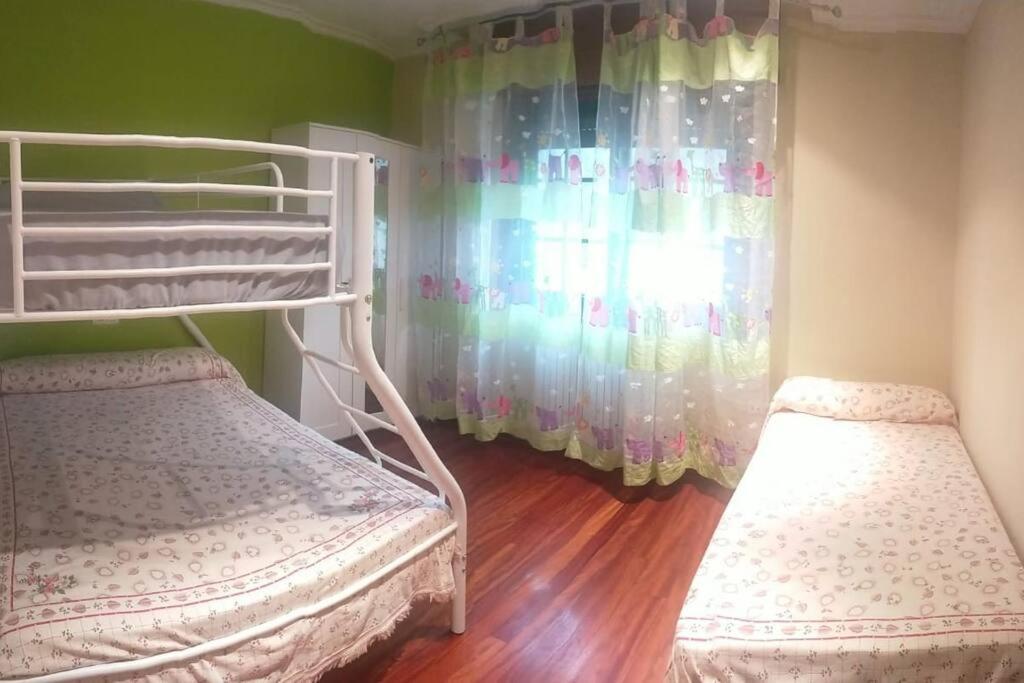 ポンテベドラ Amplia Casa Familiarヴィラ エクステリア 写真