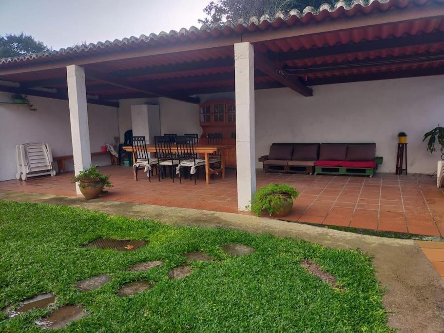 ポンテベドラ Amplia Casa Familiarヴィラ エクステリア 写真